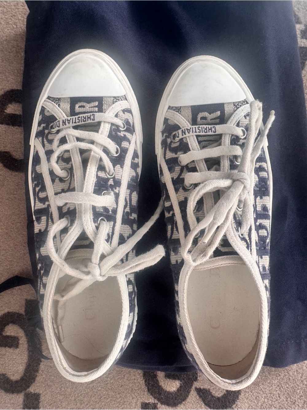 Dior Navy and White walk n Dior Logo Low-Top Sneakers - Picture 4 of 15
